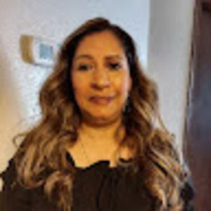 Meet your Posher, Lorie